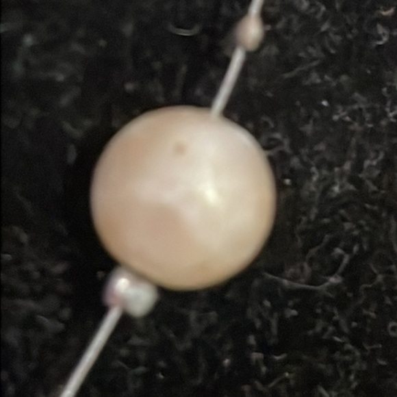 Vintage pre 2001 17” Carolee silver plated necklace w/15 white simulated pearls - Picture 6 of 12